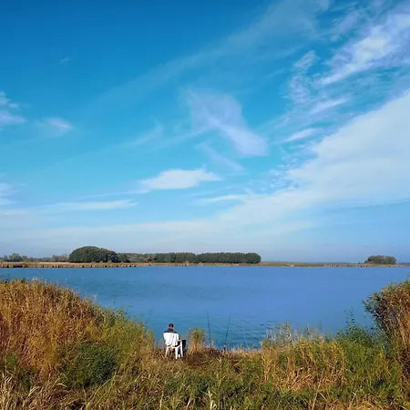 Fischstuebchen Neeberg 1 - Hase Und Fuchs * Krummin