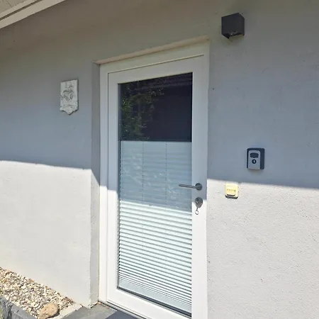 Fischstuebchen Neeberg 1 - Hase Und Fuchs Nyaraló Krummin