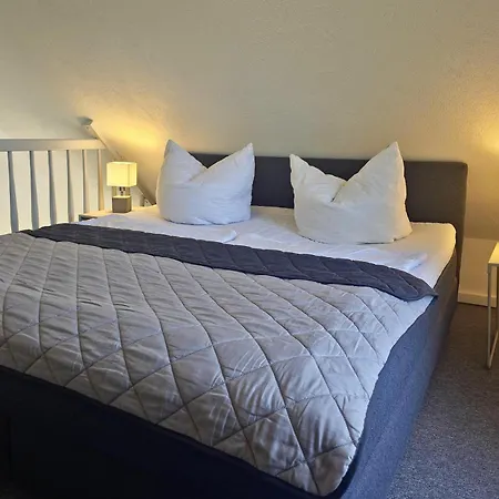 Fischstuebchen Neeberg 1 - Hase Und Fuchs * Krummin